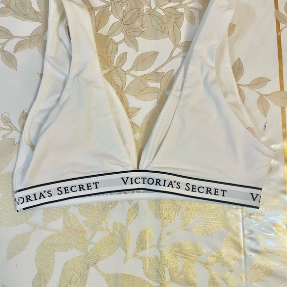 Victoria Secret Cotton Logo Plunge Bralette Bra White Sz XS A70 AA75 B70 - Picture 2 of 7
